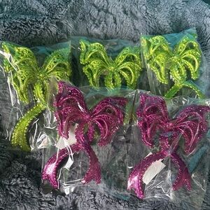 Glittery Bows in Green and Pink
